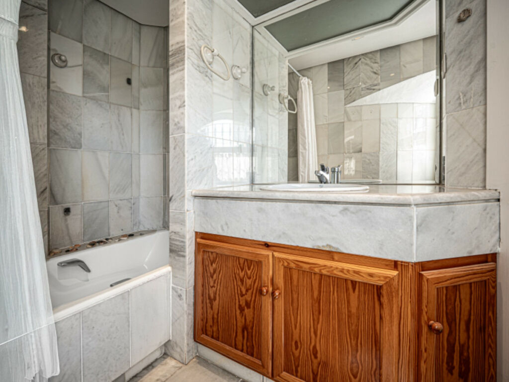 Townhouse Sierra Blanca Málaga - image 20