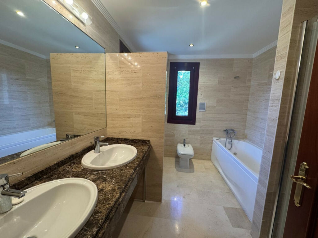 Middle Floor Apartment Casares Playa Málaga - image 20