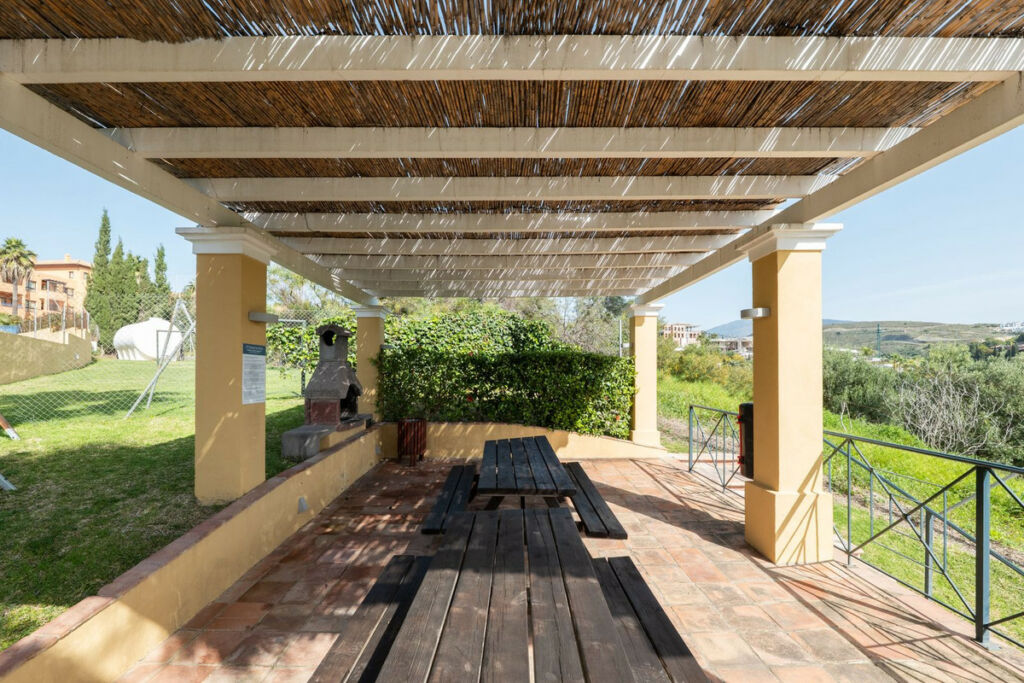 Middle Floor Apartment Estepona Málaga - image 20