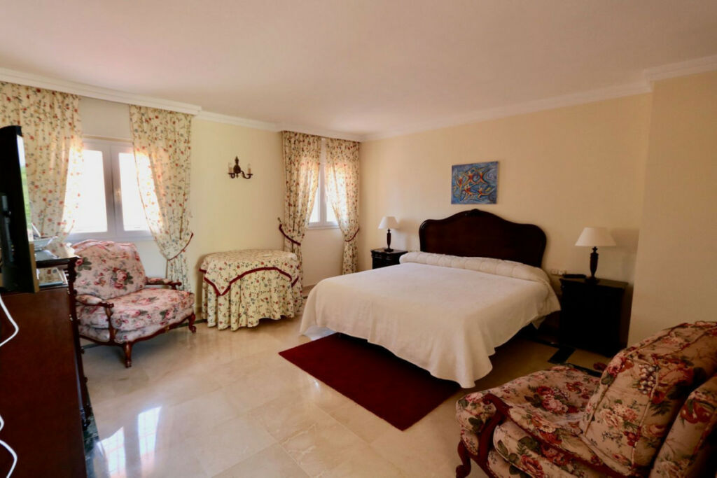 Detached Villa Sotogrande Costa Cádiz - image 20