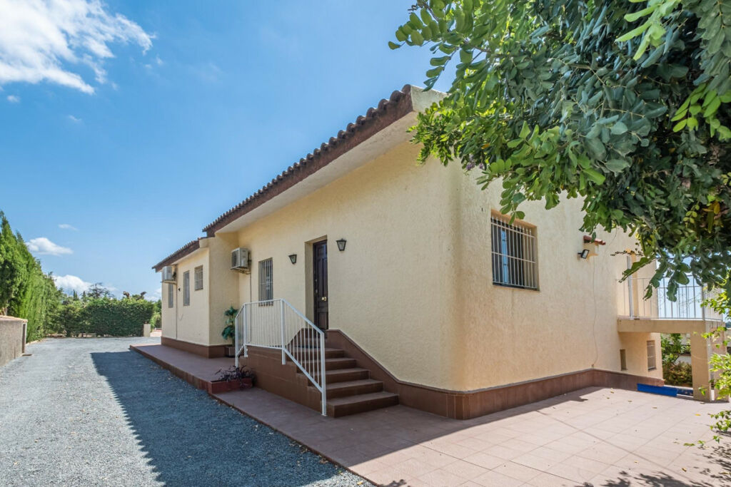 Detached Villa Polop Alicante - image 20