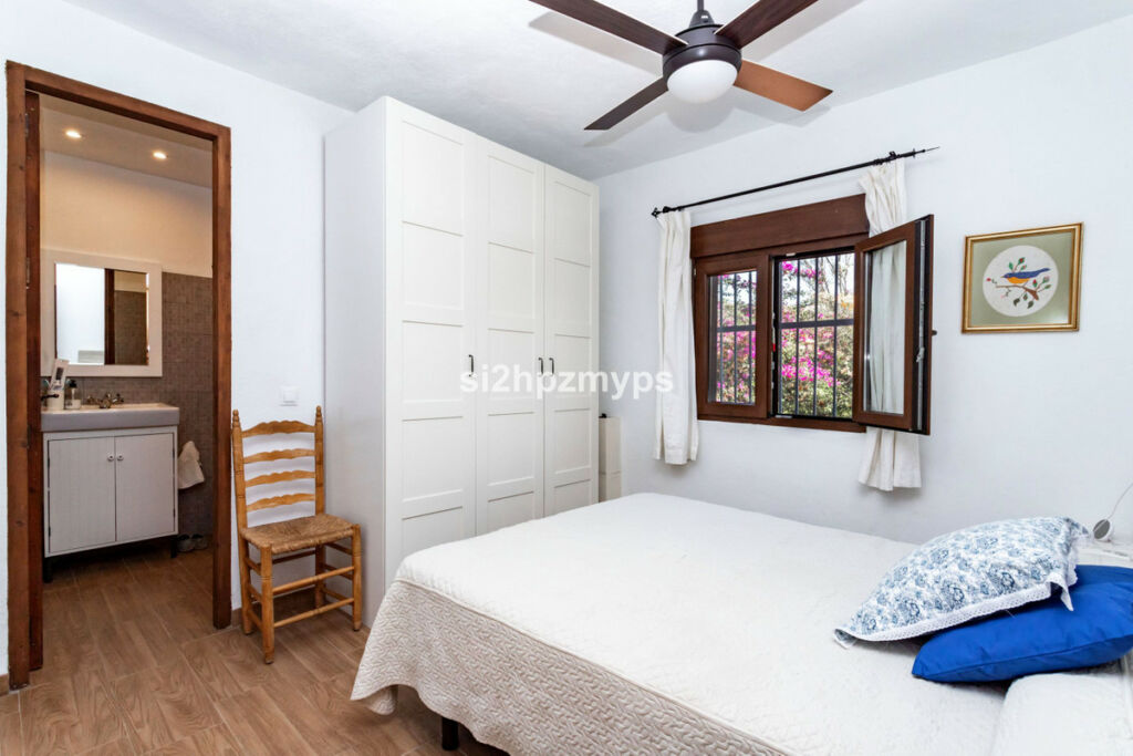 Detached Villa Almayate Málaga - image 21
