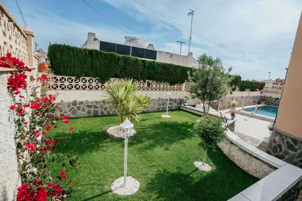 Detached Villa Villamartin Alicante - image 21
