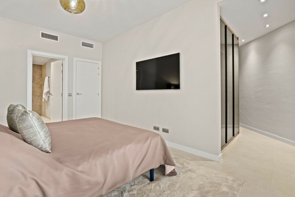 Penthouse Aloha Málaga - image 21