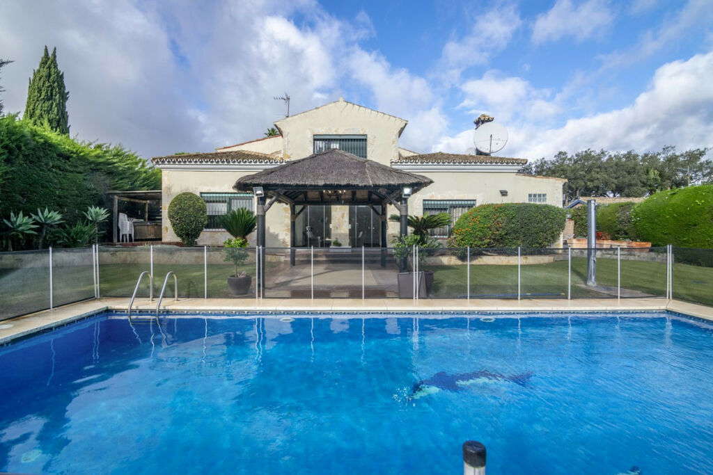 Detached Villa Sotogrande Alto Cádiz - image 21