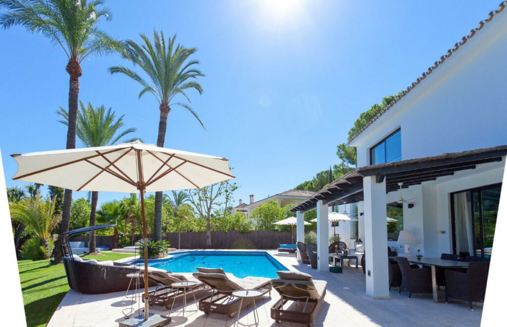 Detached Villa Nueva Andalucía Málaga - image 16
