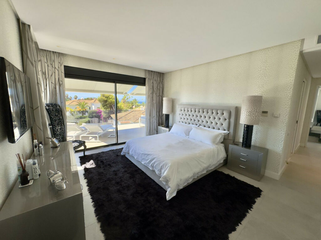 Detached Villa Los Monteros Málaga - image 20