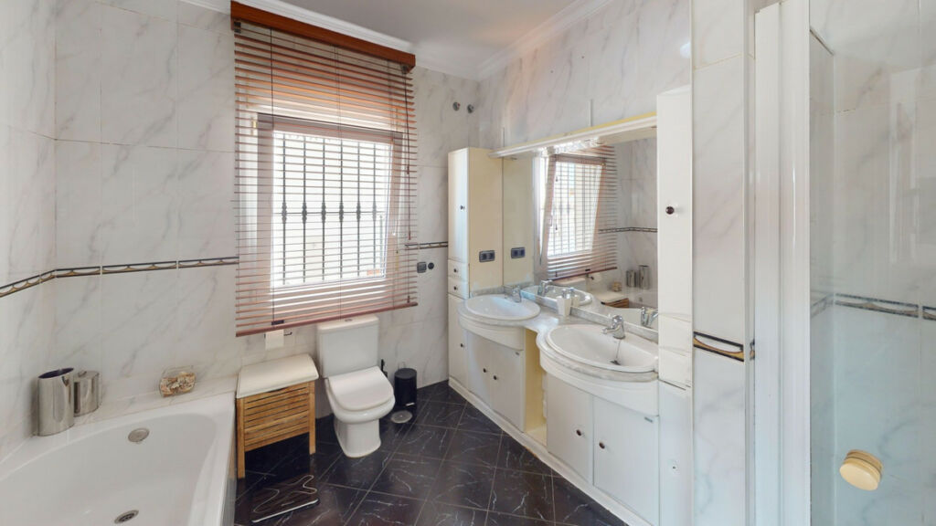 Detached Villa Torre del Mar Málaga - image 21