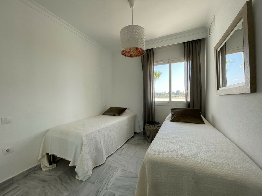 Penthouse Nueva Andalucía Málaga - image 21