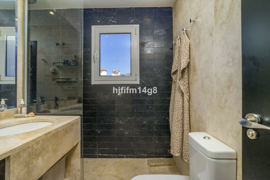 Middle Floor Apartment Puerto Banús Málaga - image 21