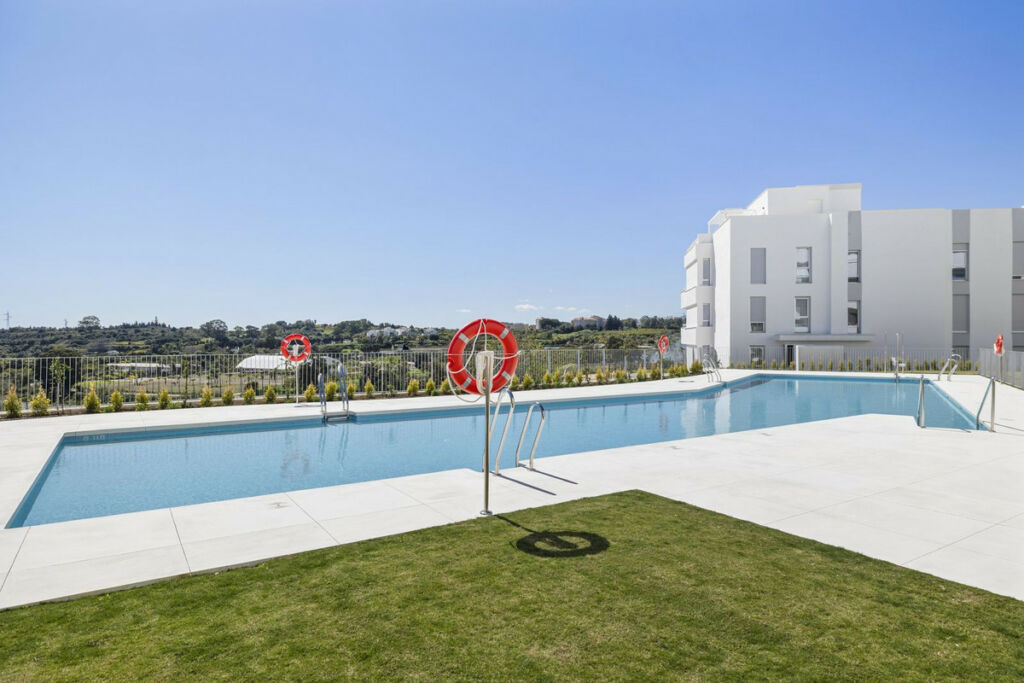 Middle Floor Apartment Cancelada Málaga - image 21