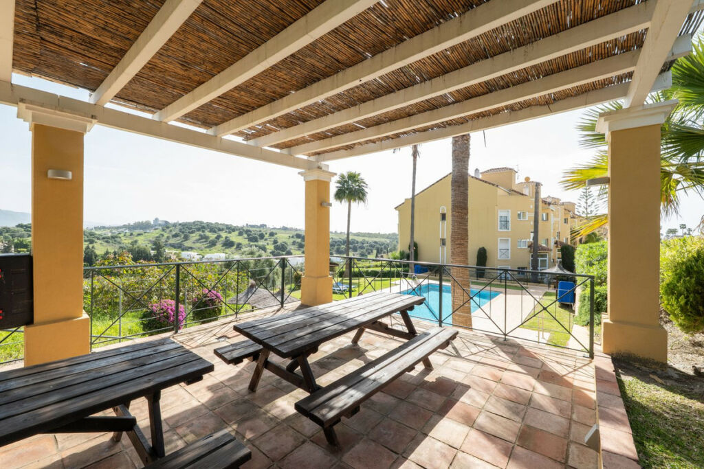 Middle Floor Apartment Estepona Málaga - image 21