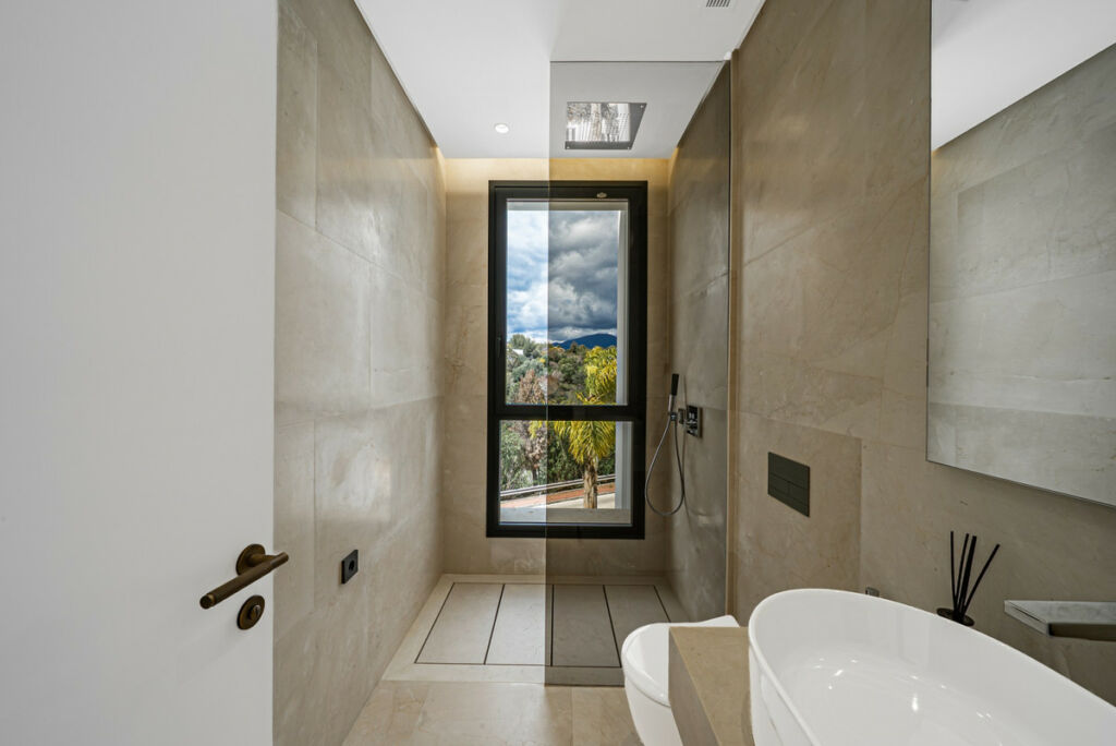 Detached Villa The Golden Mile Málaga - image 21