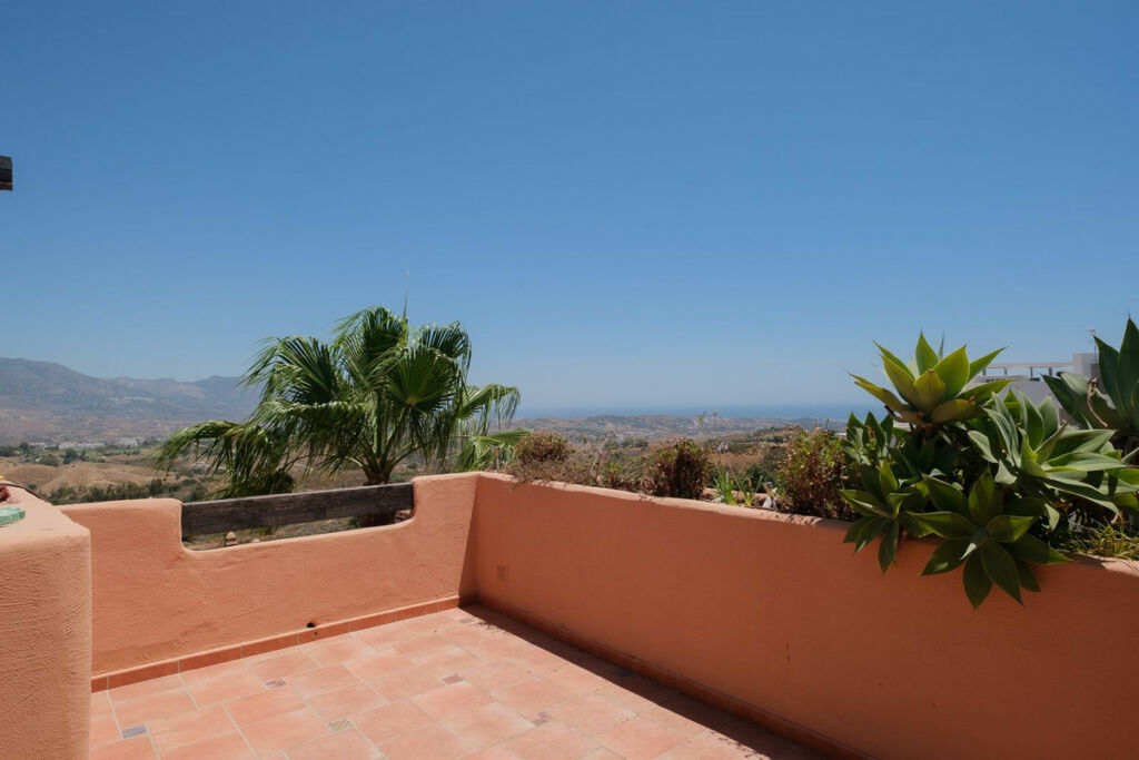 Top Floor Apartment La Mairena Málaga - image 21