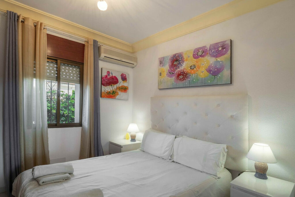 Detached Villa Estepona Málaga - image 21