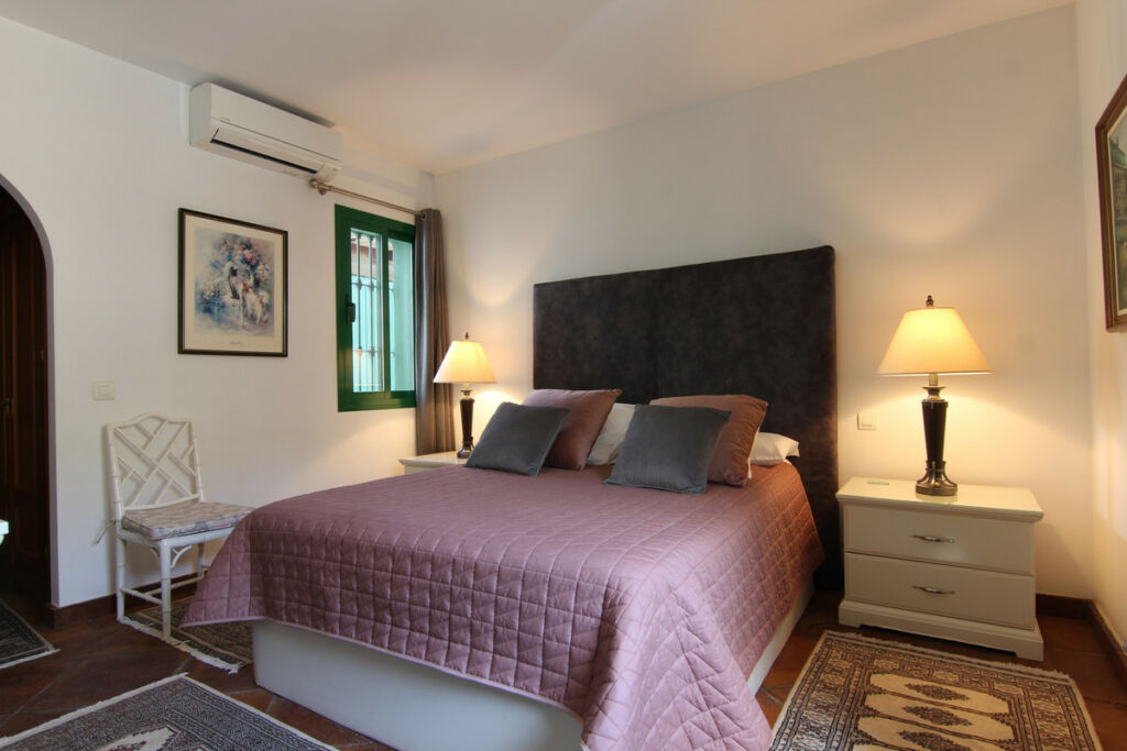 Detached Villa Guadalmina Baja Málaga - image 22