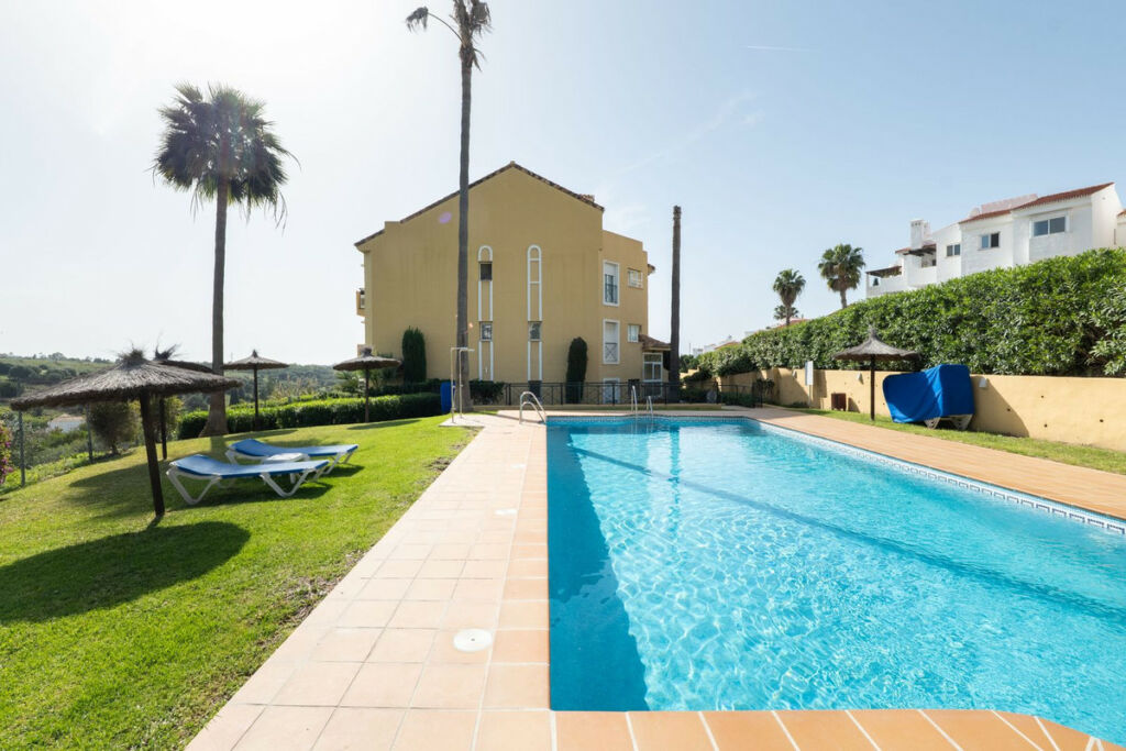 Middle Floor Apartment Estepona Málaga - image 22