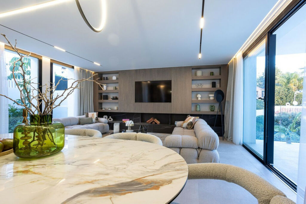 Detached Villa Marbella Málaga - image 22