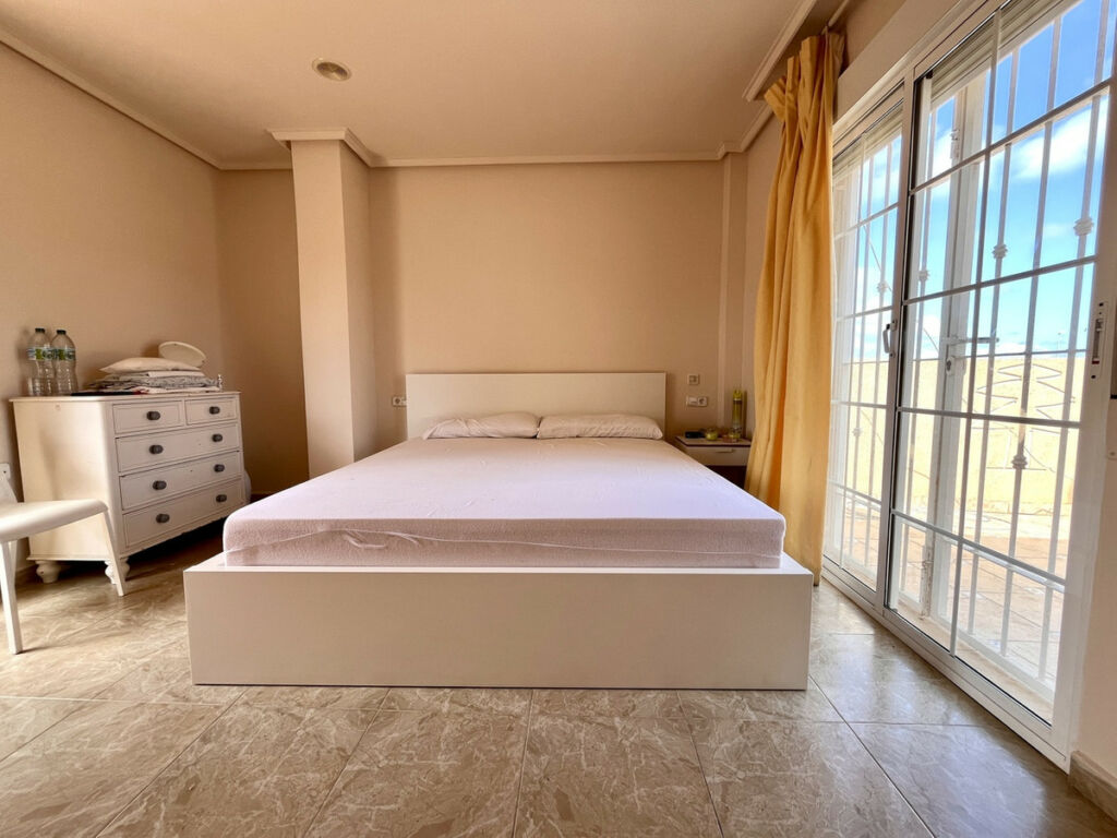 Detached Villa La Zenia Alicante - image 22