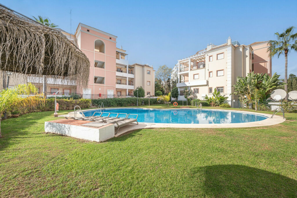 Ground Floor Apartment Nueva Andalucía Málaga - image 21
