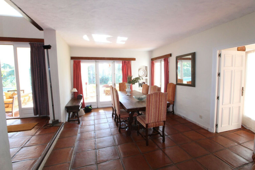 Detached Villa New Golden Mile Málaga - image 23