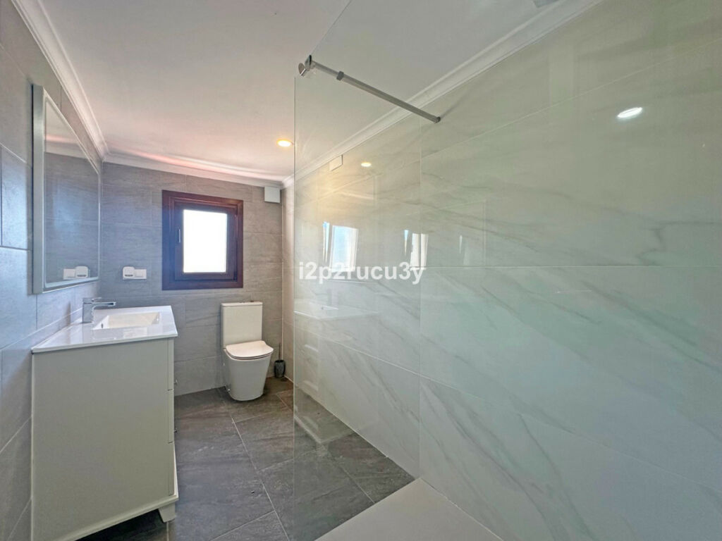 Detached Villa Moraira Alicante - image 23