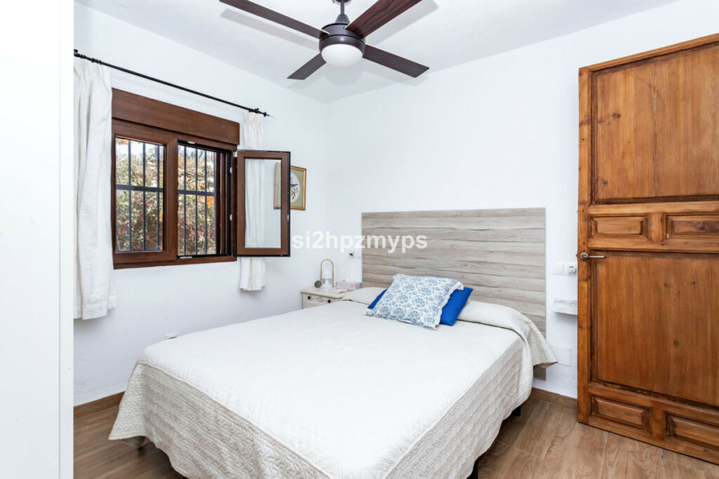 Detached Villa Almayate Málaga - image 23