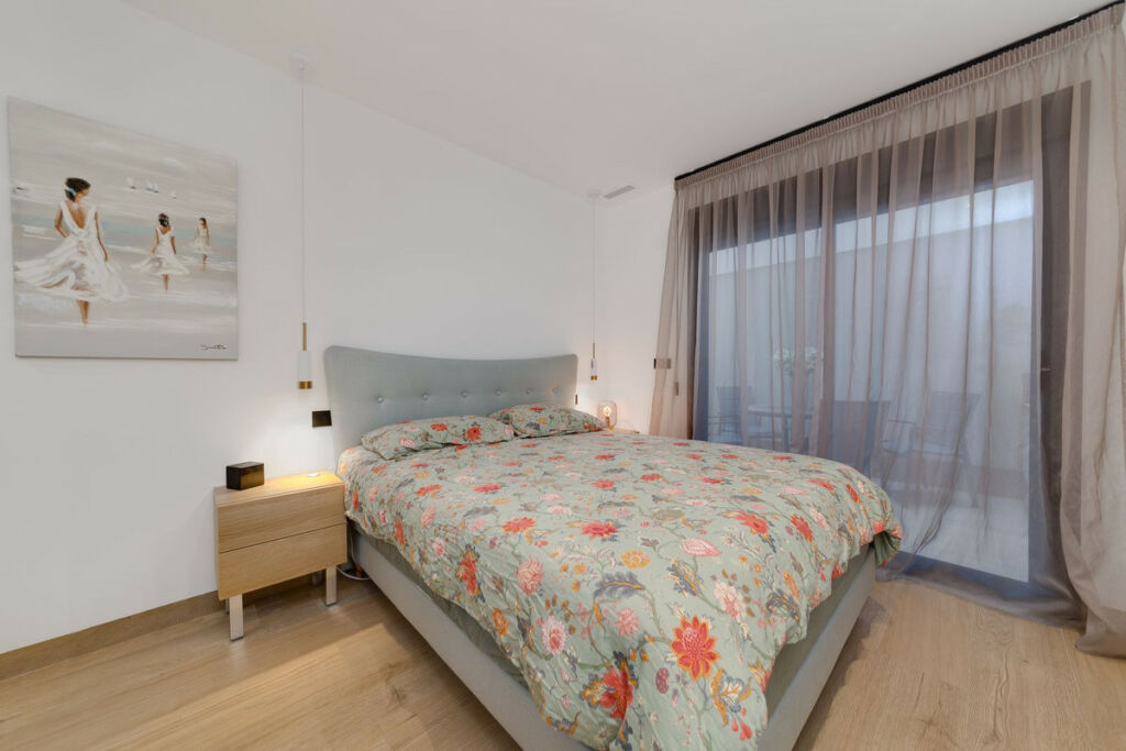 Middle Floor Apartment Torrevieja Alicante - image 22
