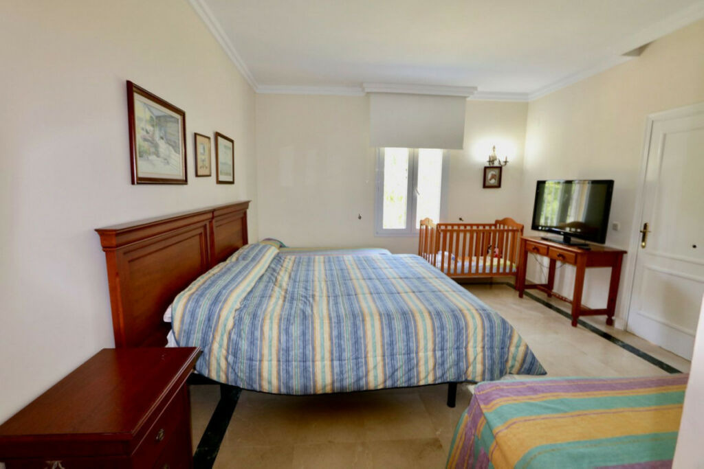 Detached Villa Sotogrande Costa Cádiz - image 23