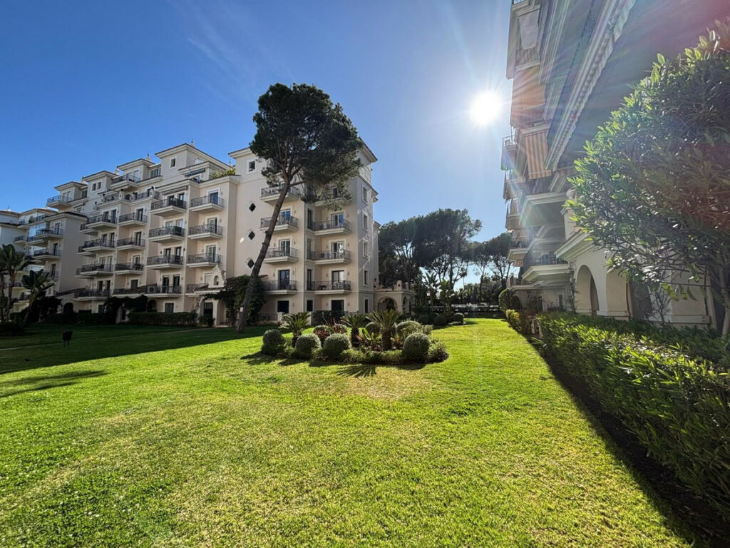 Middle Floor Apartment Nueva Andalucía Málaga - image 23