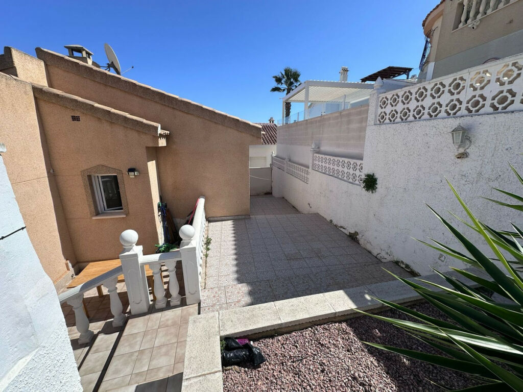 Detached Villa Ciudad Quesada Alicante - image 23