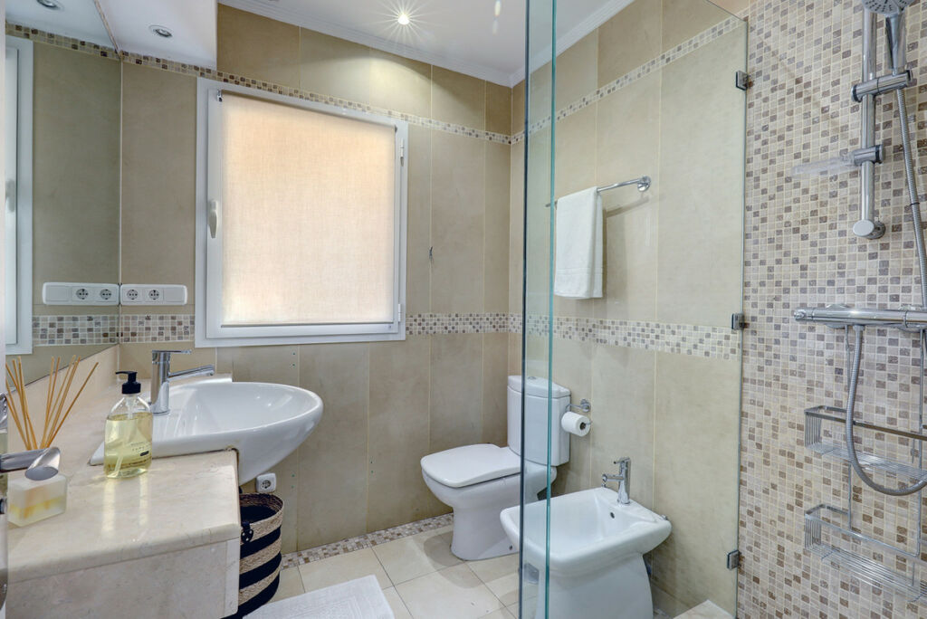 Detached Villa Cabopino Málaga - image 19