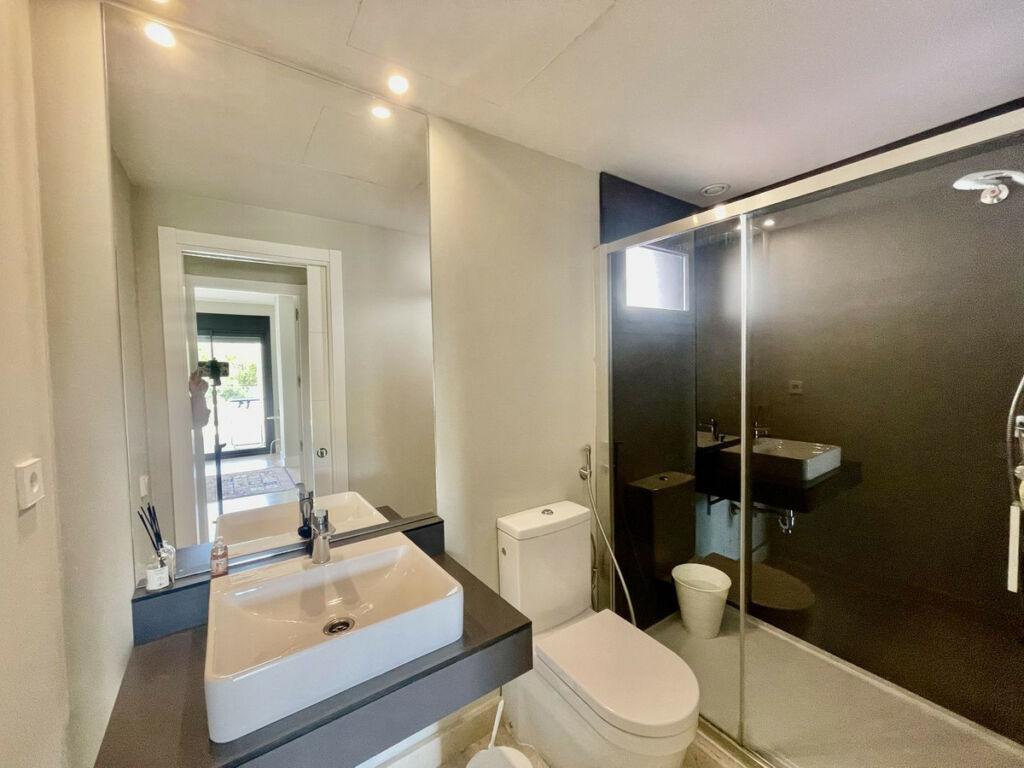Middle Floor Apartment Estepona Málaga - image 23