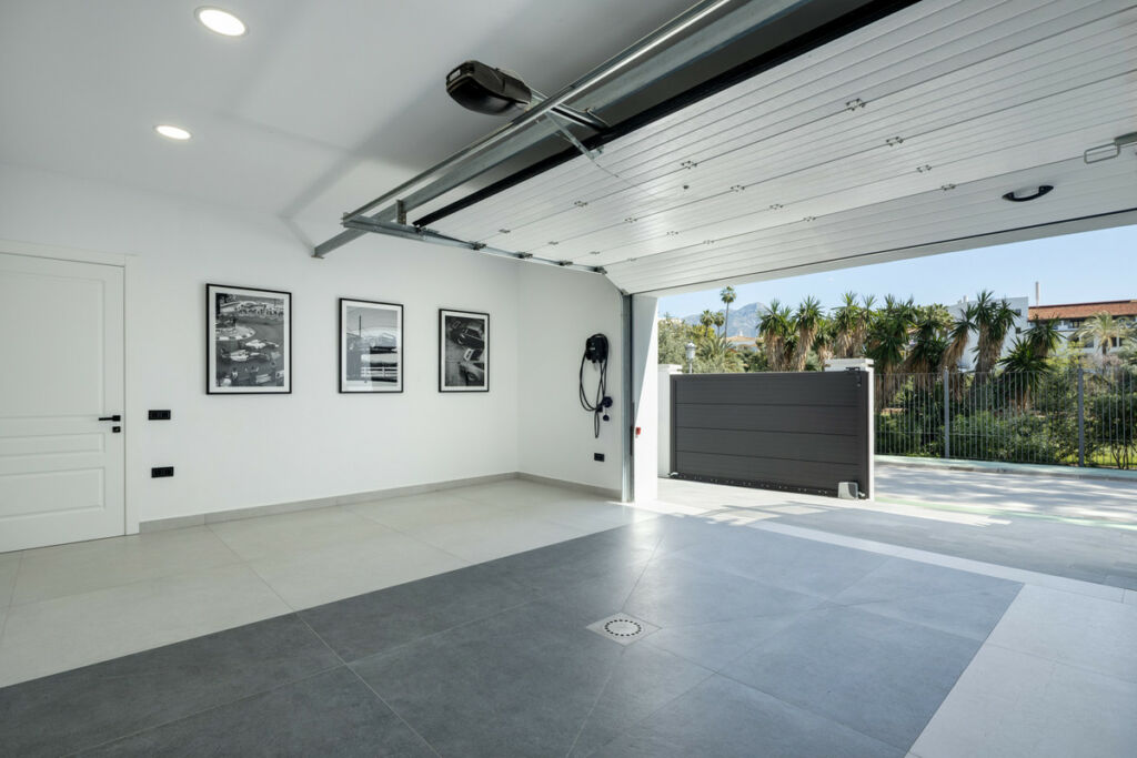 Detached Villa Benahavís Málaga - image 27