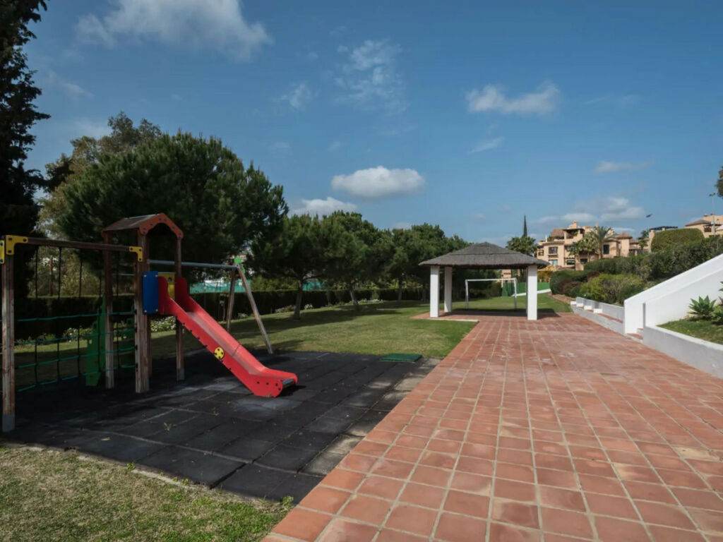 Townhouse Atalaya Málaga - image 23