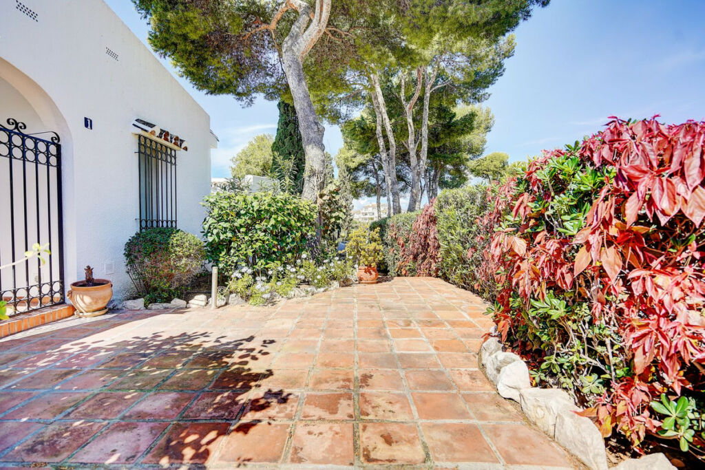 Semi-Detached House Miraflores Málaga - image 23