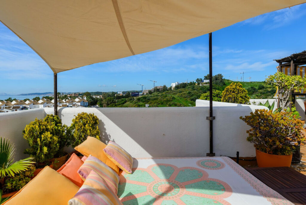 Middle Floor Apartment Estepona Málaga - image 24