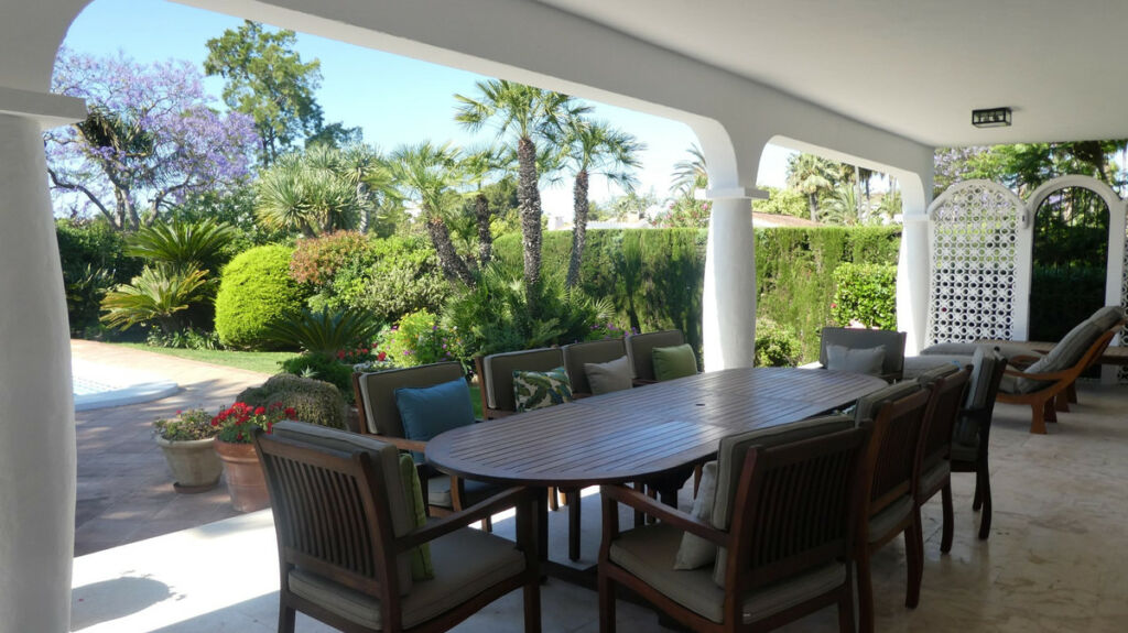 Detached Villa Estepona Málaga - image 24