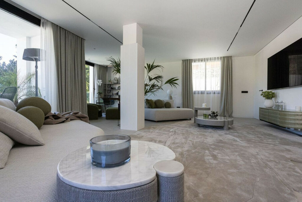 Detached Villa Marbella Málaga - image 24