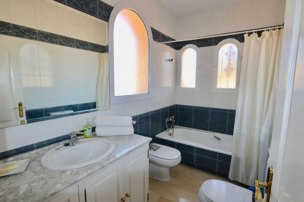 Detached Villa Sotogrande Costa Cádiz - image 24