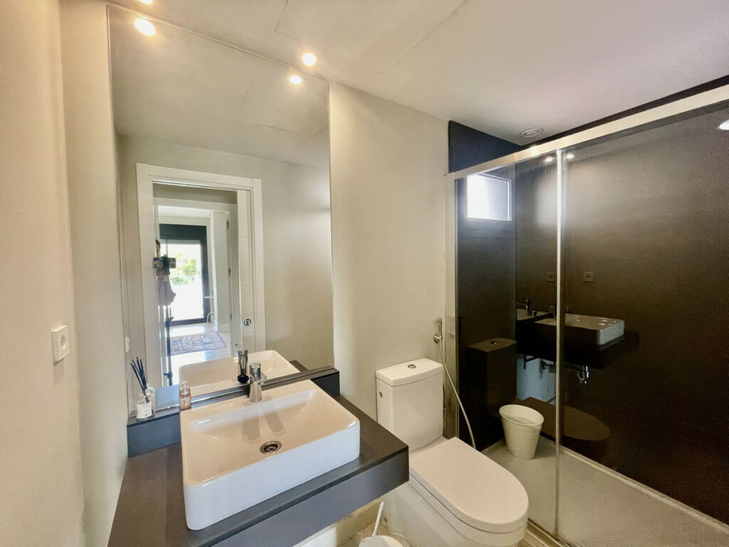 Middle Floor Apartment Estepona Málaga - image 24
