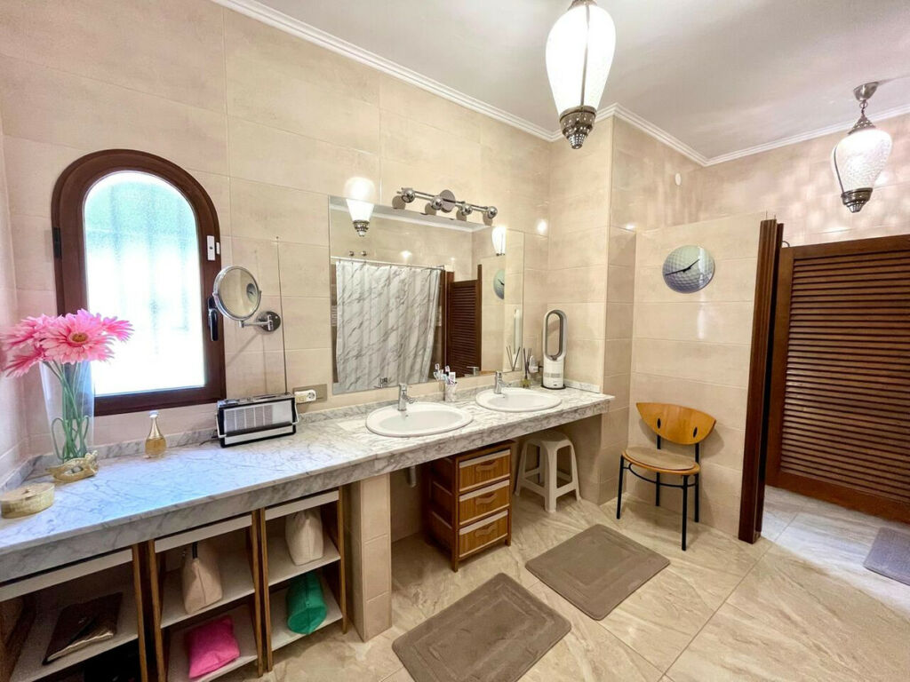 Detached Villa Villamartin Alicante - image 24