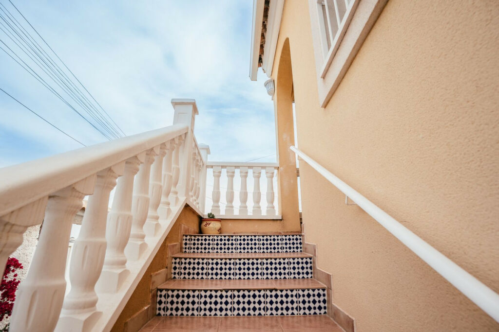 Detached Villa Villamartin Alicante - image 24
