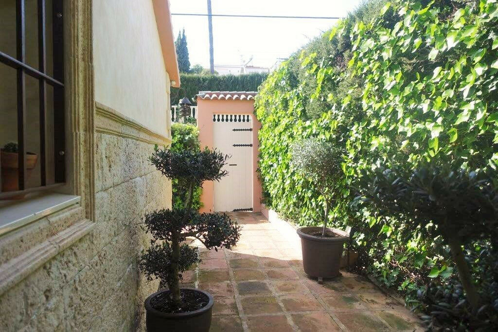 Detached Villa Nueva Andalucía Málaga - image 24