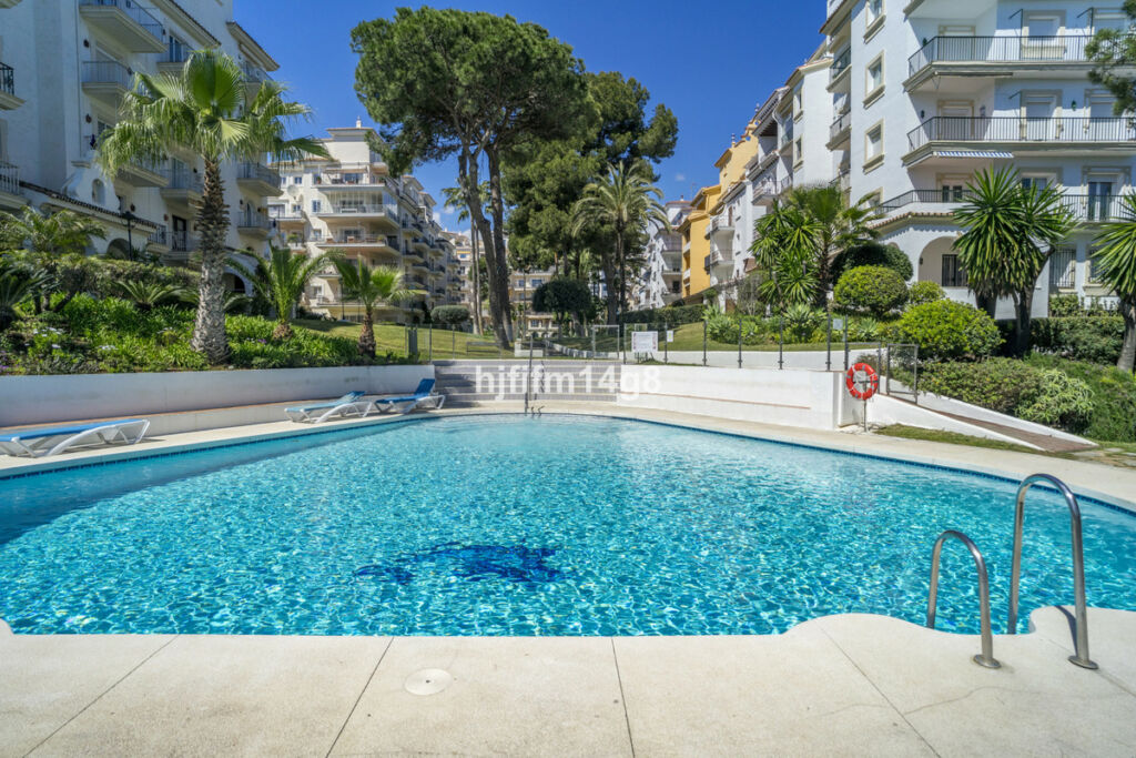 Middle Floor Apartment Puerto Banús Málaga - image 24