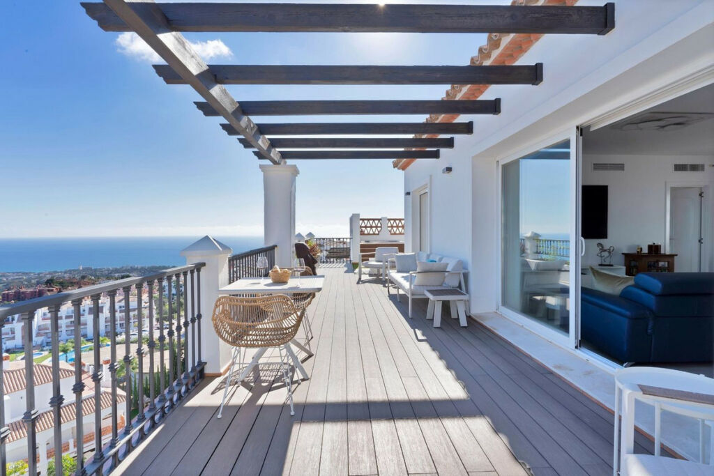 Penthouse Calahonda Málaga - image 2