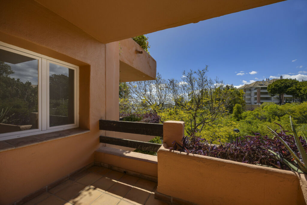 Middle Floor Apartment Marbella Málaga - image 25