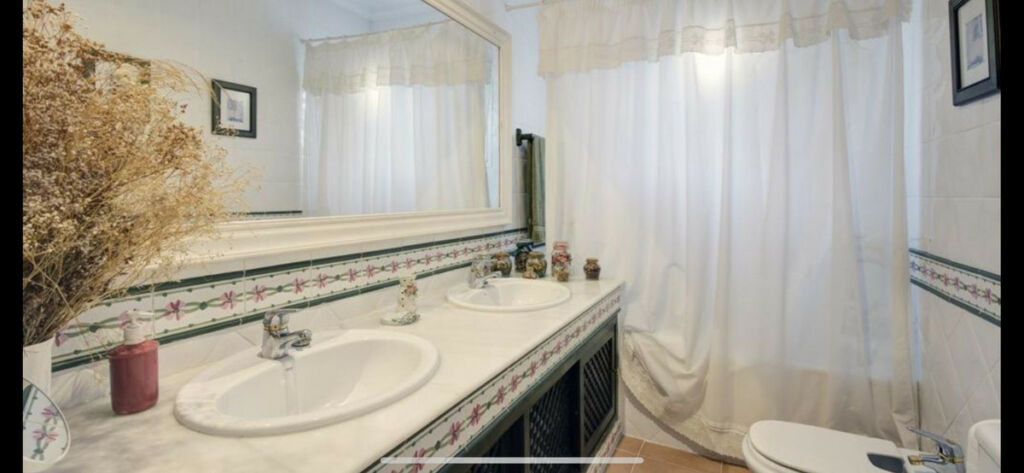 Detached Villa El Rosario Málaga - image 29