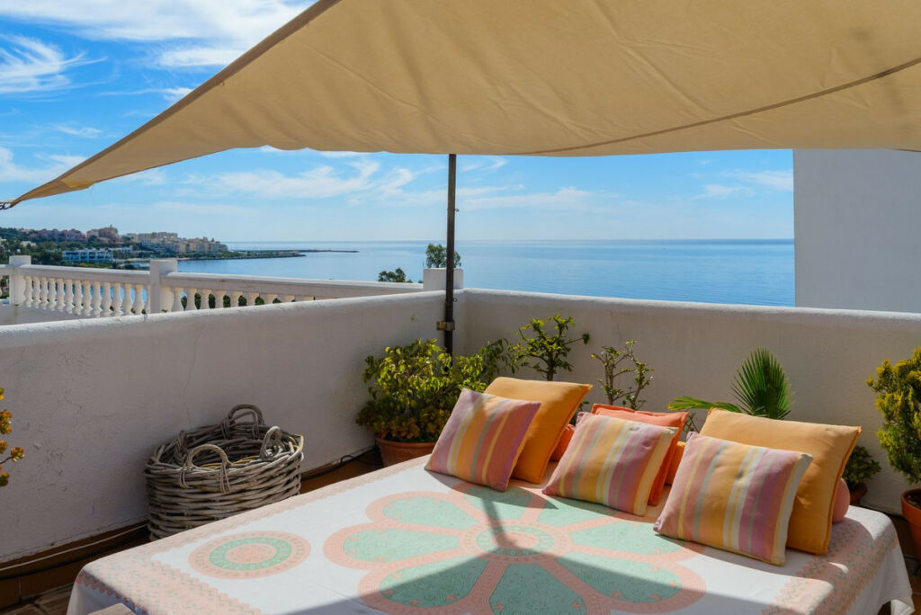 Middle Floor Apartment Estepona Málaga