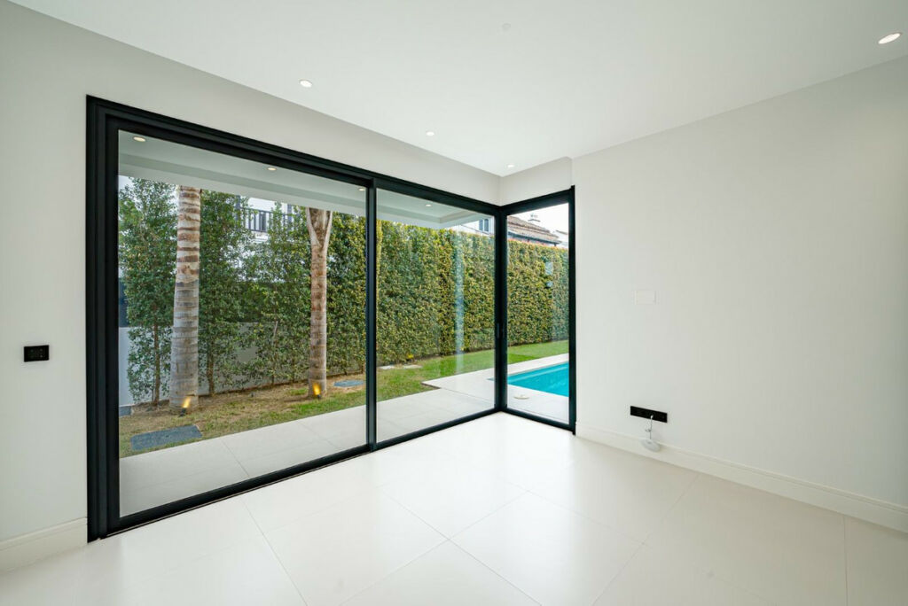 Detached Villa The Golden Mile Málaga - image 24